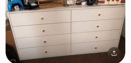 Room set two nightstands and dresser