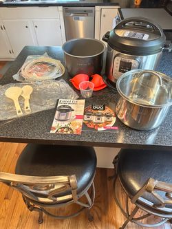 Instant pot IP duo 6 quart like new