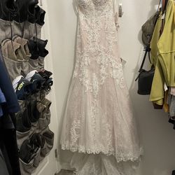 Beautiful Wedding Dress! 
