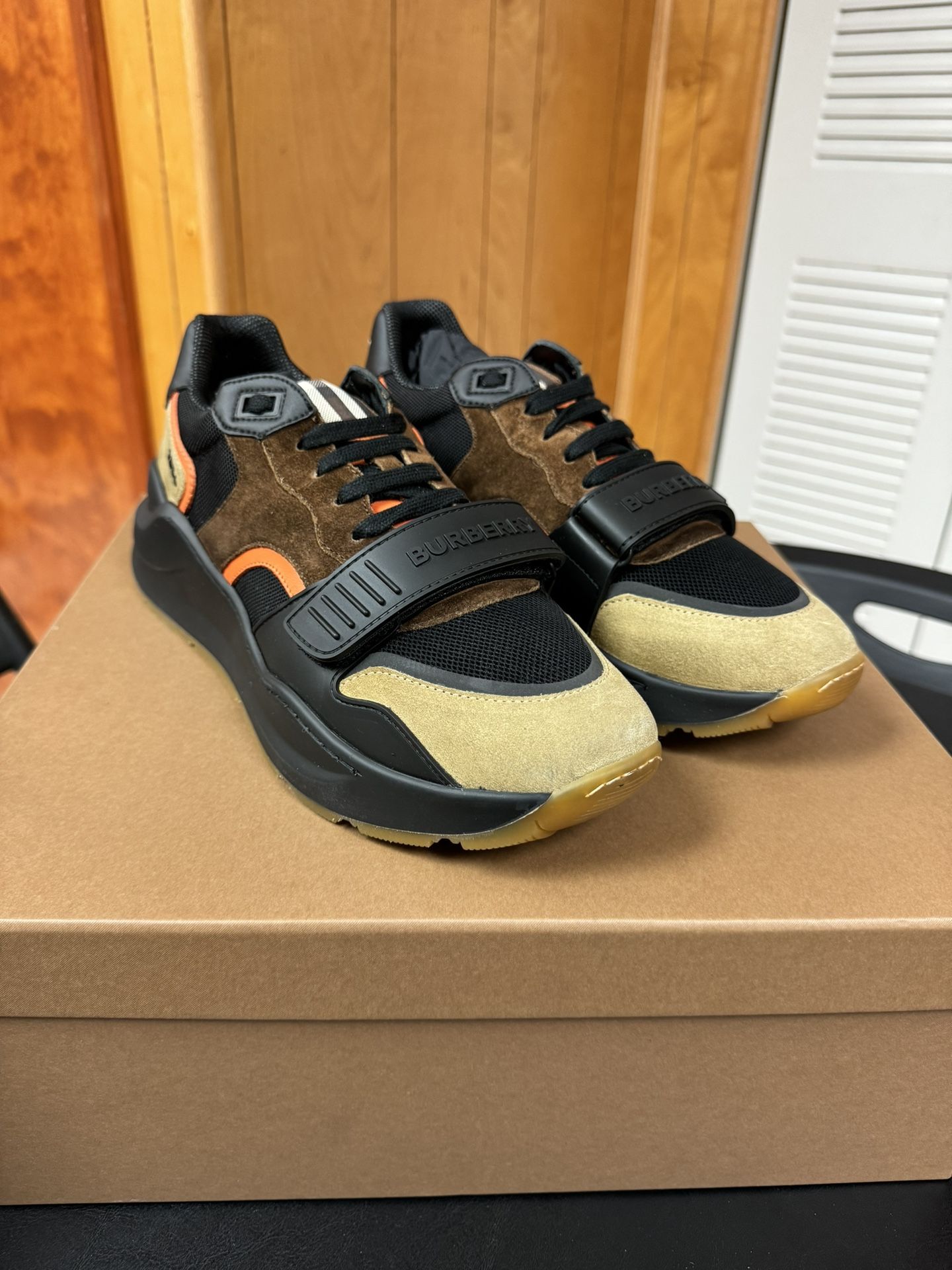 Burberry Ramsey Sneakers