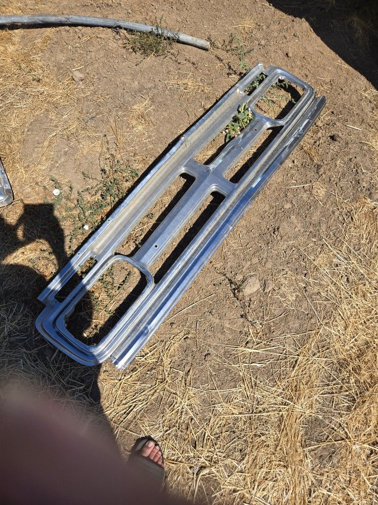 1970 GMC G-10 CHROME OEM GRILL
