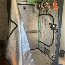 Grow Tent.  Hydro.  Green.  Good Condition.  $180
