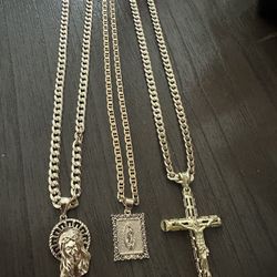 2 Cuban Chain In Gold Plated And 1 Mariner Chain In Gold Filled
