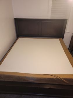 King Mattress With Mattress Protector & Box Springs