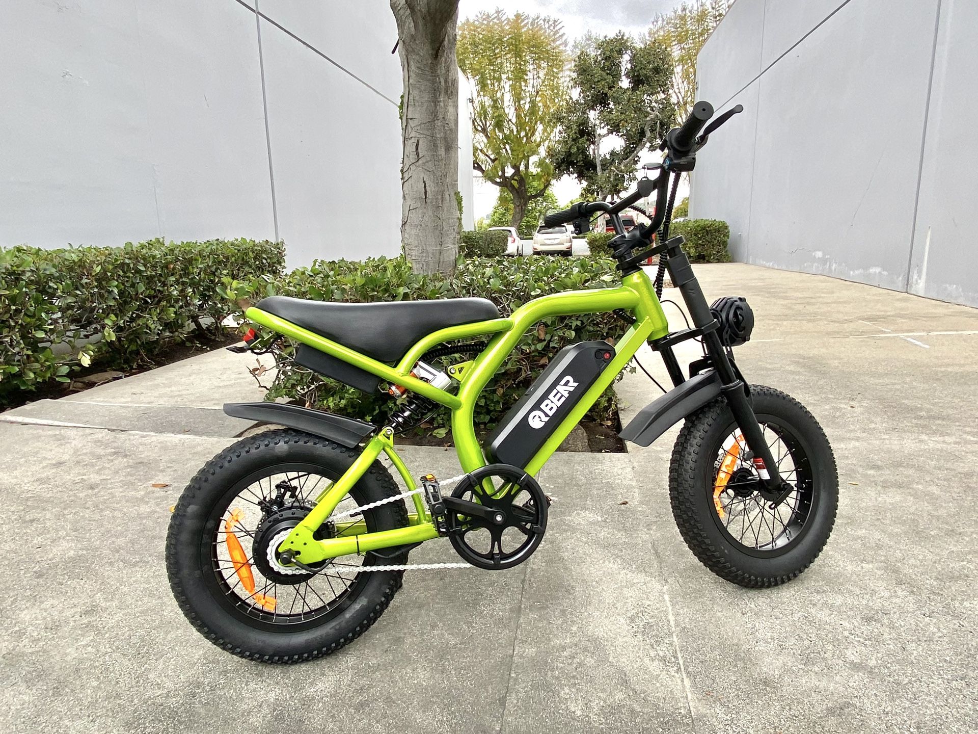Qbear K6 E-bike. Perfect size for adults and teens. Seat height 27inch which is suitable for height of 4’8” to 6’2” Qbear eBike four colors available.