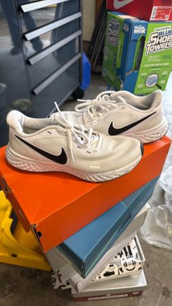 Women’s Nike running shoes size 7