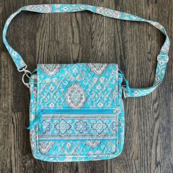 Vera Bradley Totally Turquoise Crossbody Messenger Bag Medium- Retired 