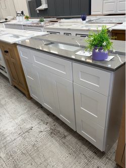 Bathroom cabinet