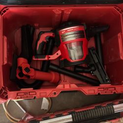 Milwaukee Vacuum M12