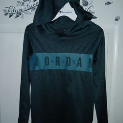 Boys Jordan Dri Fit Size 6