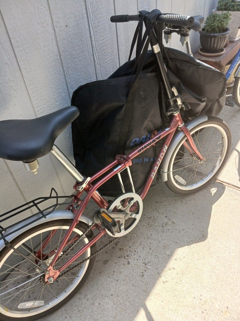 Folding Travel Bike! With Caring Case Must Go!
