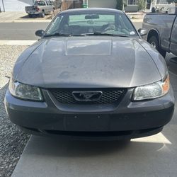 2004 Ford Mustang