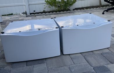 Pedestales Dryer And Washer. Pedestools