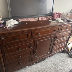 Free wooden dresser 1st Come1st Serve