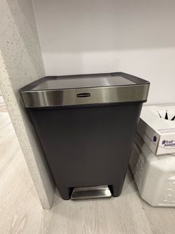 Trash can