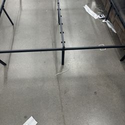 King Size Bed Frame / Base De Cama King