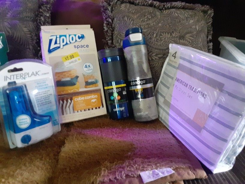 New )5Pice Random House Items Raleigh NC 