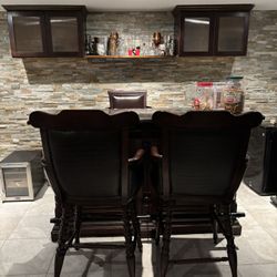 bar with granite on the counter for you 