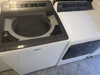 WHIRPOOL  WASHER AND DRYER SET 