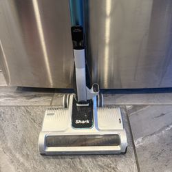 Shark HZ251 Ultralight Corded Stick Self-Cleaning Brushroll, Perfect, Converts to Hand Vacuum