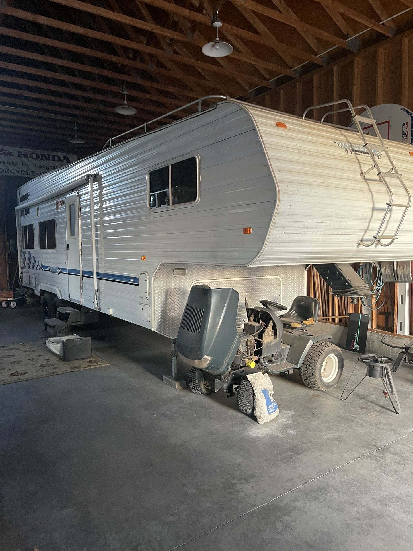 Fifth Wheel Toy Hauler