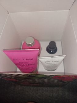 Betsey Johnson Body Wash Set