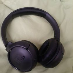 JBL Wireless headphones 