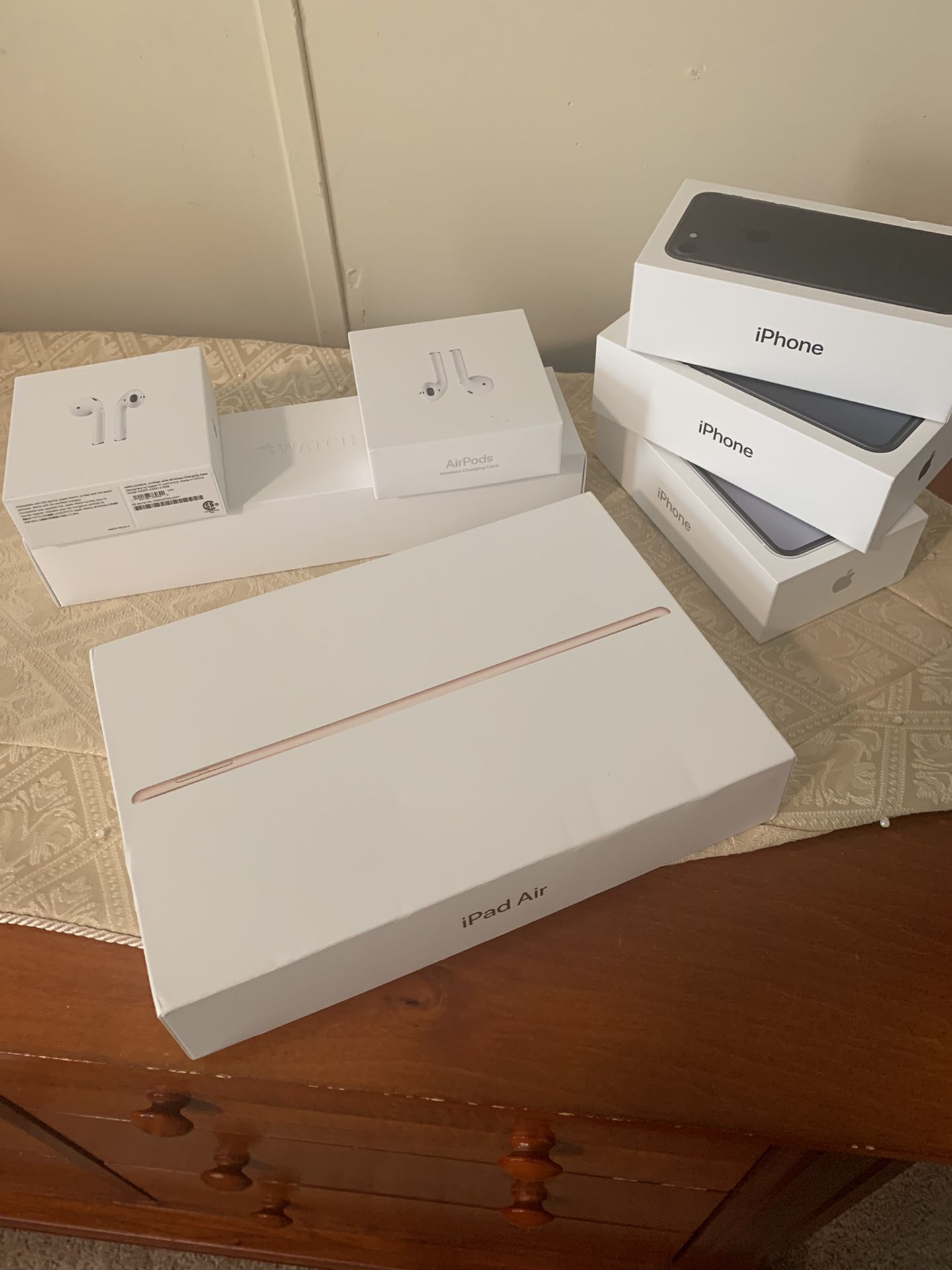 I sell some empty cases, one for iPad Air, two cases for iPhone XR, one for iPhone 7, two for air pods, and one for an Apple gold 5 series watch. in