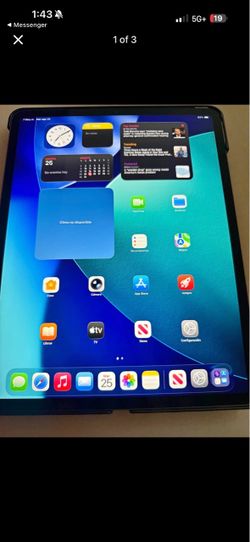 Apple iPad with Black Folio Case
