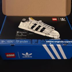 Lego adidas Shoe RETIRED Set 200$ OBO