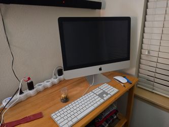 Apple All-in-one Desktop Computer (for parts)