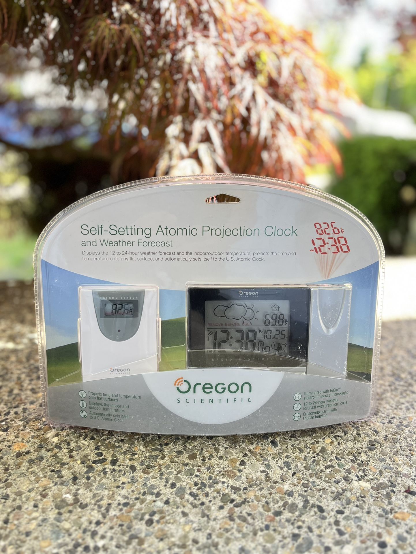 Oregon Scientific Atomic Projection Clock with Weather Forecast – New in Package