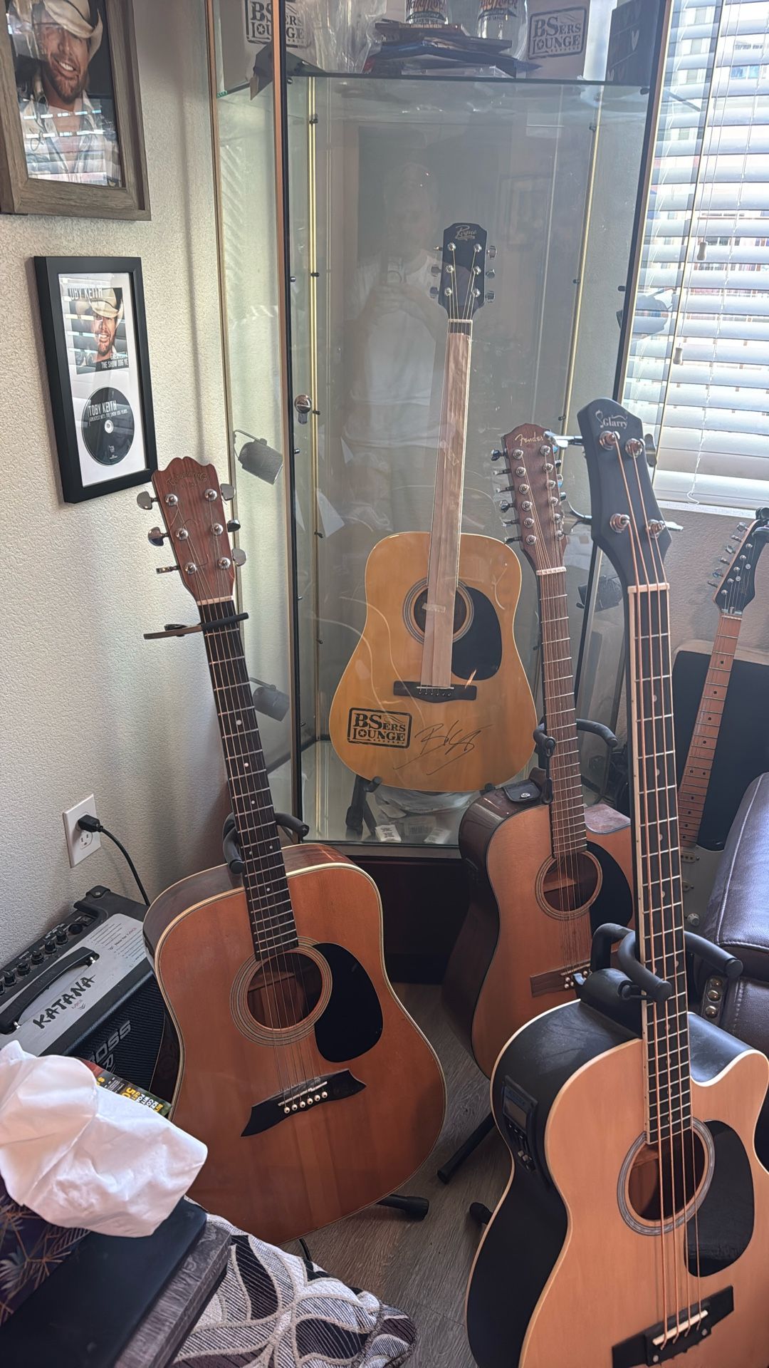 Blake Shelton autographed guitar never played