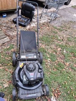 Murray Gas Push Lawn Mower with Bag