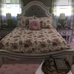 French Country Queen Bed