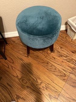 Foot stool blue  (excellent condition)