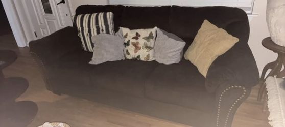 Couches With Pillows