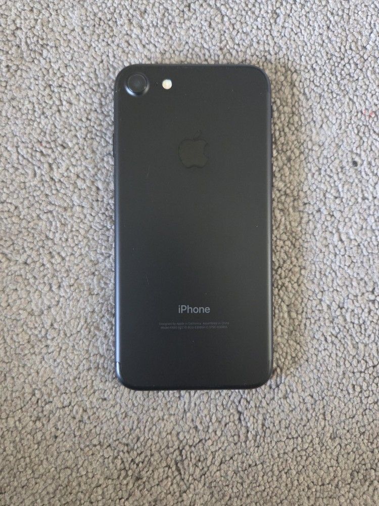 Apple IPhone 7 Unlocked 
