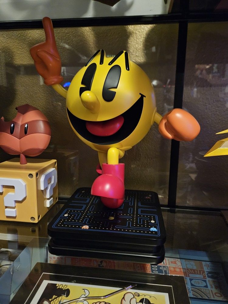 First 4 Figures PacMan Statues