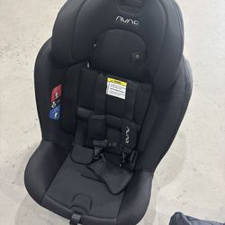 Nuna Revv Convertible Car Seat