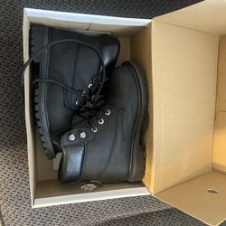 Steel toed shoes