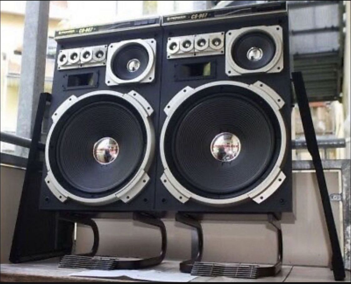 Vintage Pionner Speakers CS- 907