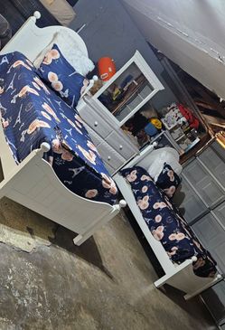 2 twin beds with dresser