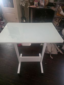 Adjustable Hieght Standing Table with Wheels