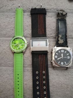 LOT OF MEN'S WATCHES