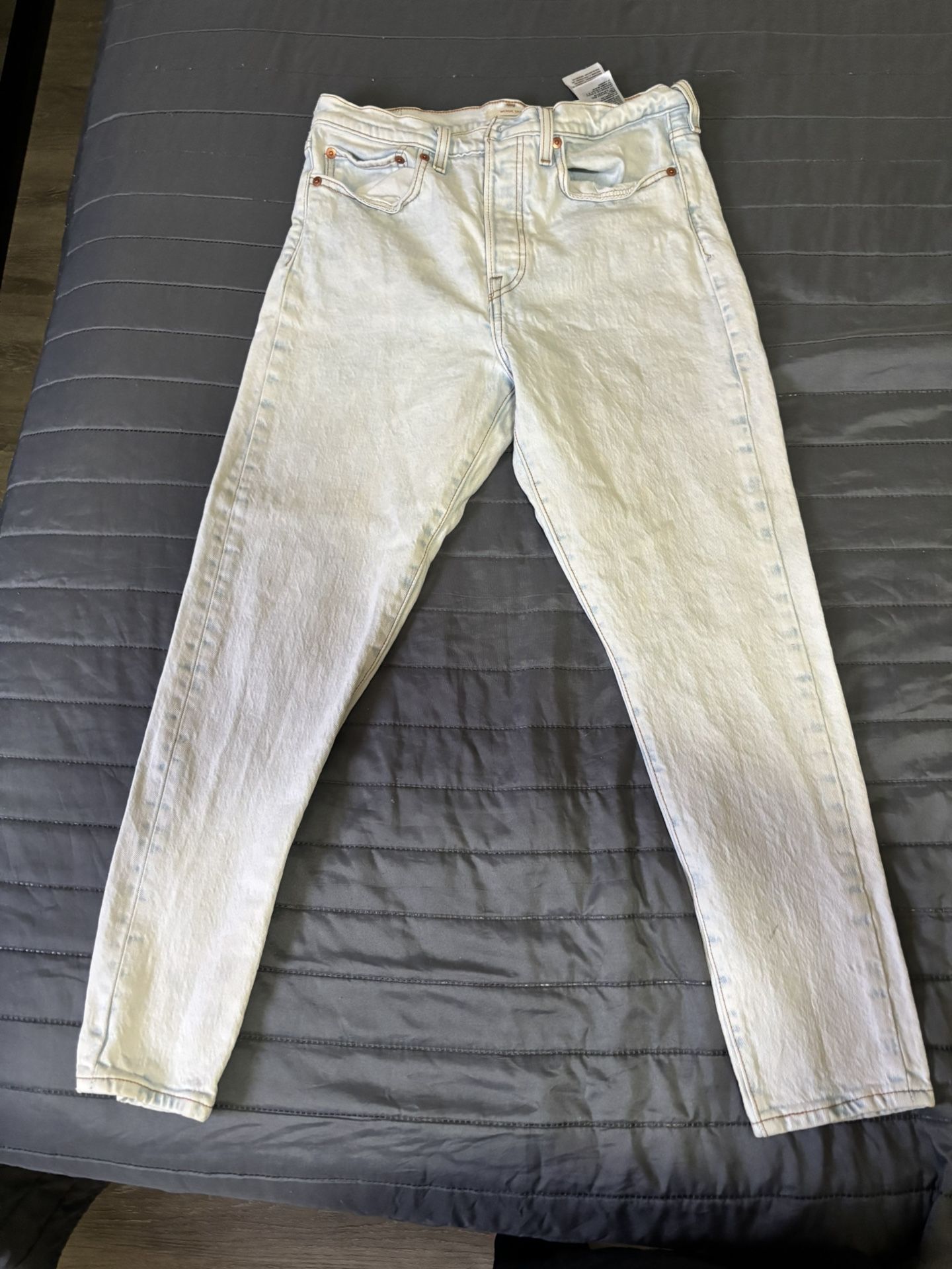 Women’s Levi’s 