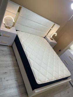 Queen bedroom