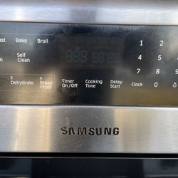 Super Clean Samsung Stove