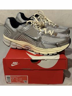 Nike Vomero 5 Grey Fog and Chrome Men’s Size 9.5. New in Box.