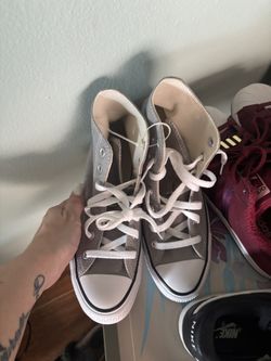 Brand New Never Worn Men’s Converse Sneakers 